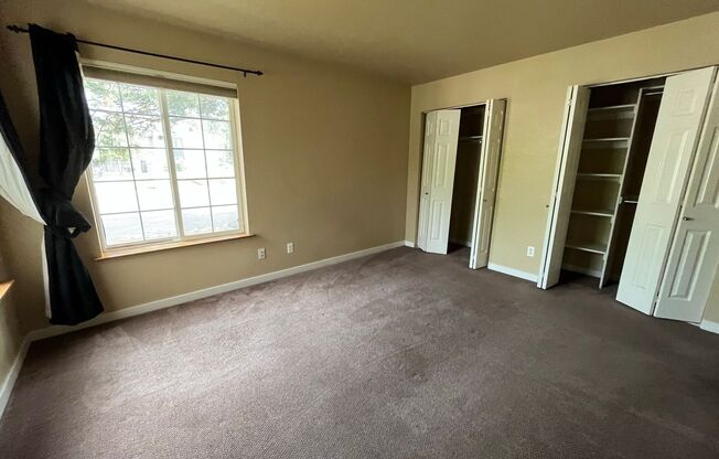 2 beds, 2 baths, $1,650, Unit # #R 33