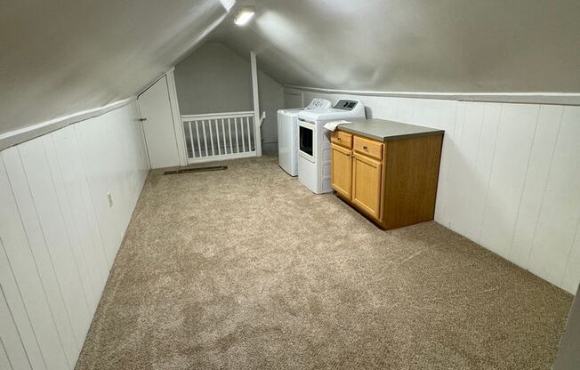 2 beds, 1 bath, $1,295