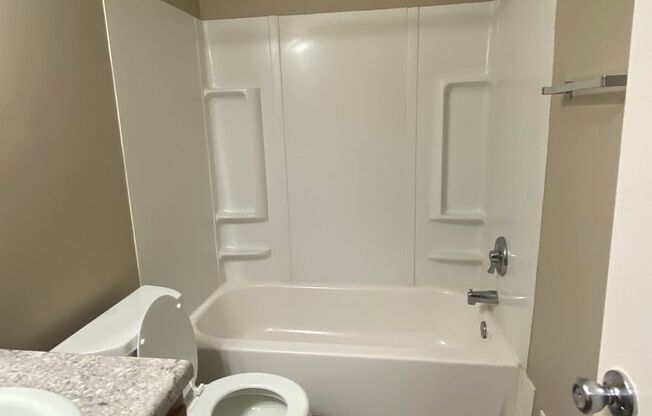 2 beds, 1 bath, 869 sqft, $1,159, Unit 12738A