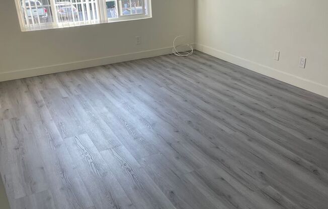 1757 Longwood Ave. Los Angeles, CA. 90019