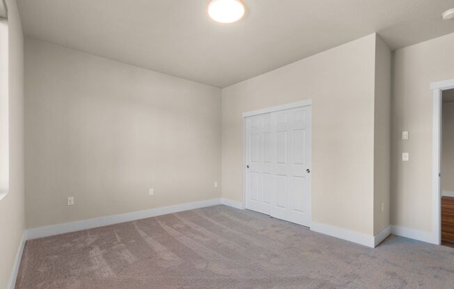 3 beds, 2 baths, 1,511 sqft, $1,995, Unit J-404