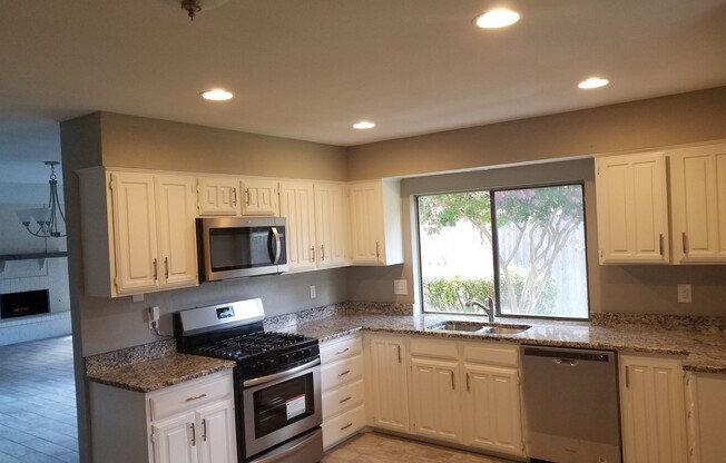 3406 GRAYBAR DR