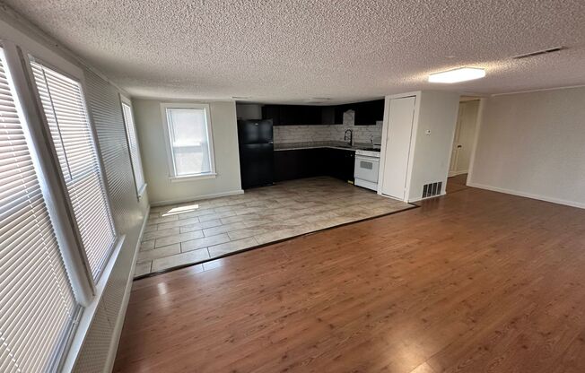 Newly Remodeled 4 Bed, 1 Bath Upstairs Unit in SW OKC!