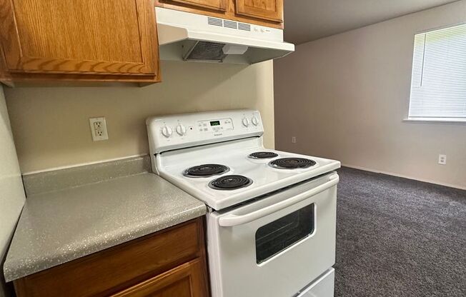 2 beds, 1 bath, 838 sqft, $1,595, Unit 8202-J