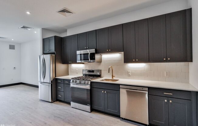 45 LARRY HOLMES DR