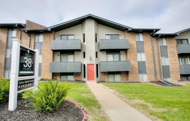1 bed, 1 bath, 720 sqft, $910, Unit 24
