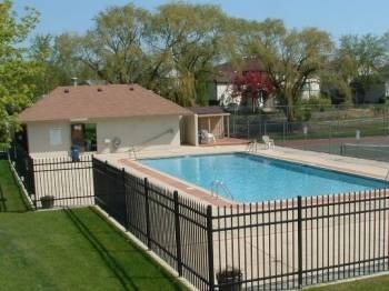 Beautiful 2 bd 1 1/2 ba as soon as July 1 move-in. Great Vernon Hills location!