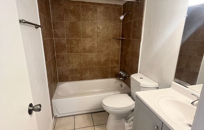 2 beds, 2 baths, 900 sqft, $1,620, Unit 2084