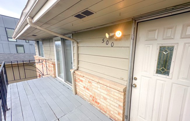 2 beds, 2 baths, $2,095, Unit Unit 500