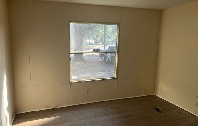 3 beds, 2 baths, $1,050, Unit Lot 4