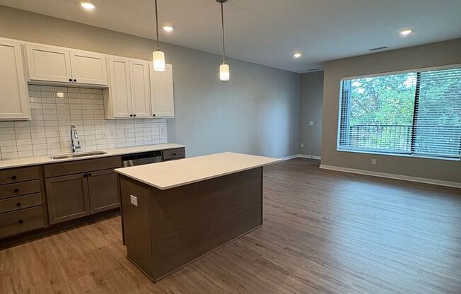 1 bed, 1 bath, 730 sqft, $1,379, Unit 436