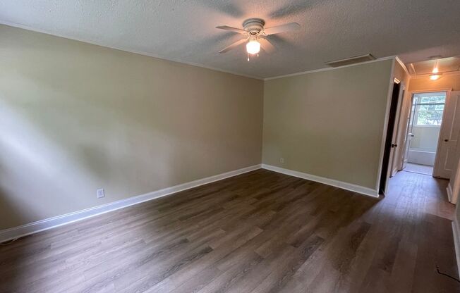 2 beds, 1 bath, $1,425