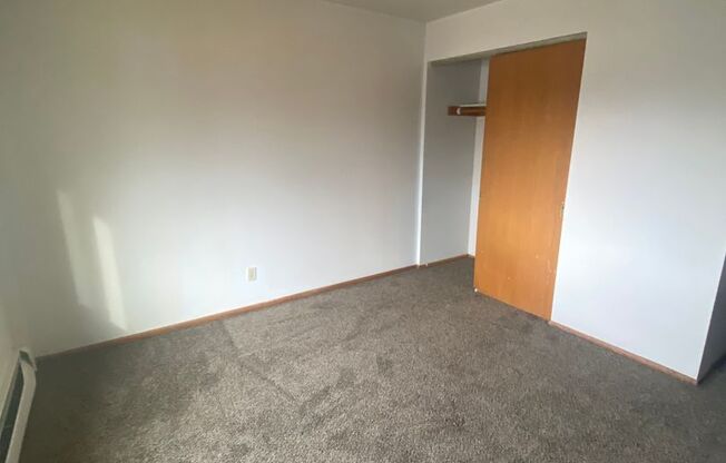 3 beds, 1.5 baths, 1,066 sqft, $1,499, Unit 5166 D08