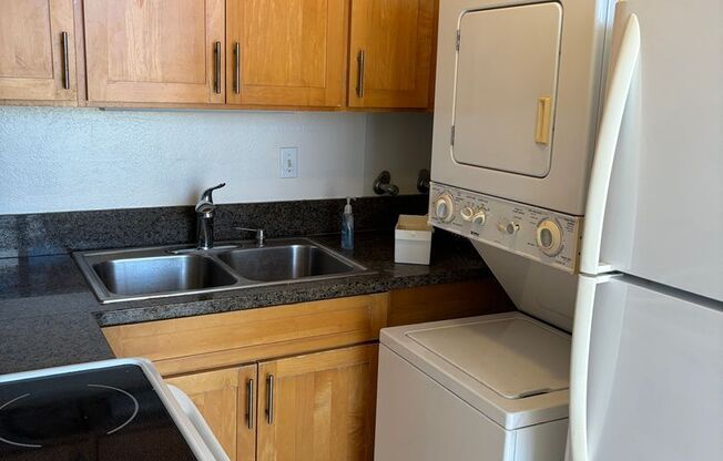Victoria Mansions - 2 Bdrm/1 Bath/1 Prkg - $2,000