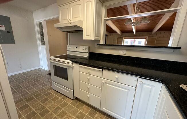 Very Clean 3 Bedroom 1 Bath Home With Central  AC And A Fenced Backyard In Albany