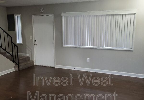 3021 E 20 ST
