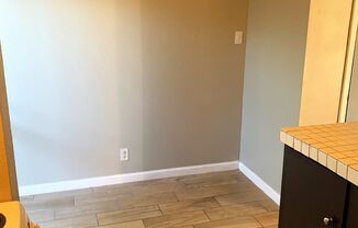 Studio, 1 bath, 467 sqft, $949, Unit 208