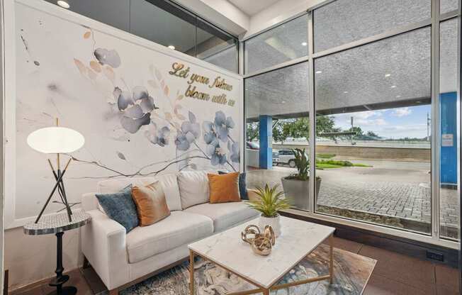 The Grand Upper Kirby Apartments in Houston, TX Lobby