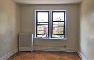 2 beds, 1 bath, $2,000, Unit B1