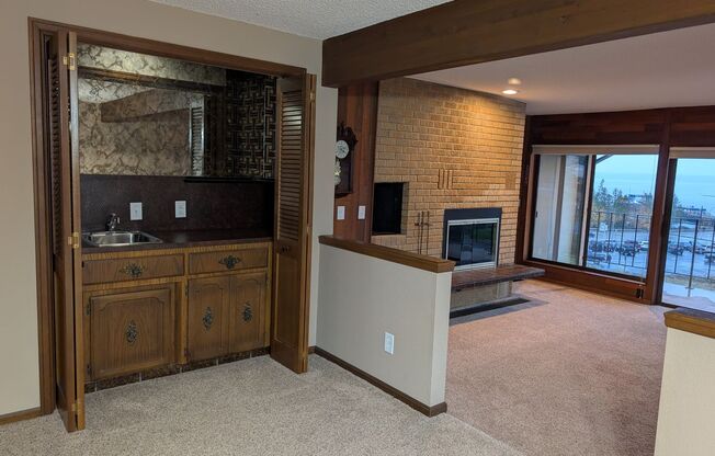 2 beds, 2 baths, $2,500, Unit UNIT UPPER