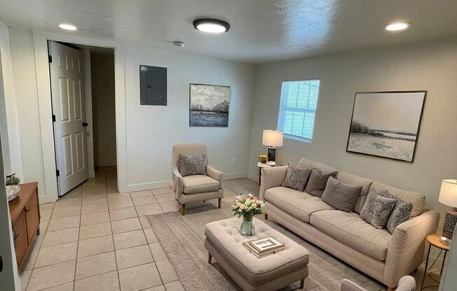 The 700 E Flats