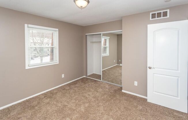 2 beds, 1.5 baths, 1,100 sqft, $1,355, Unit 40-1740