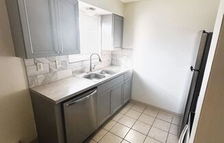 2 beds, 1 bath, 1,090 sqft, $725, Unit 27 Carter Circle Unit 1