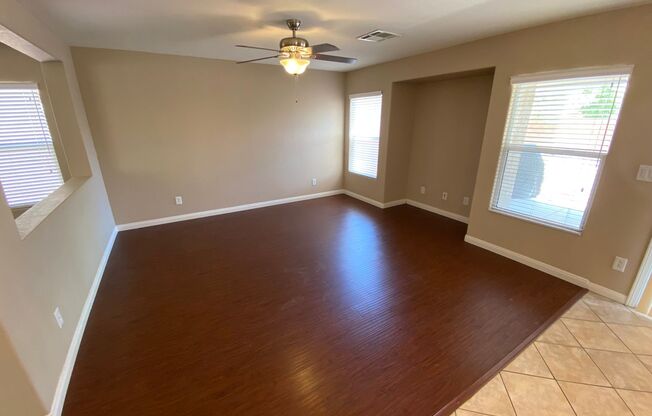 Wonderful 4 bed/2.5 bath home located in Summerlin