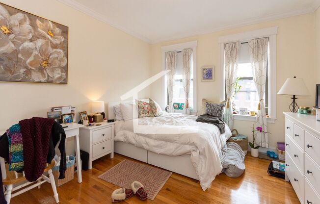 4 beds, 2 baths, $5,300, Unit 1