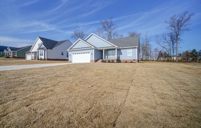 Open Floor Plan Home in Lyman/District 1 Schools