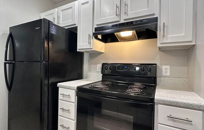 2 beds, 2 baths, 1,350 sqft, $1,525, Unit 26