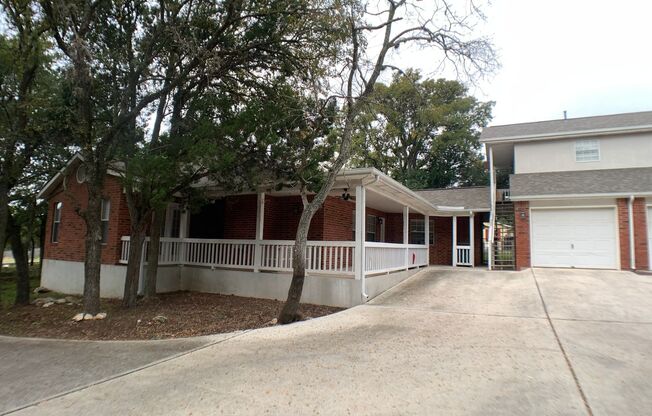 Wrap Around Porch! On the Hill