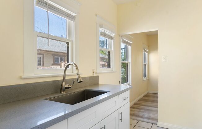 Studio, 1 bath, 320 sqft, $1,595, Unit 07