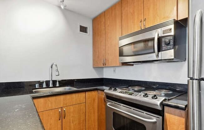 1 bed, 1 bath, $1,600