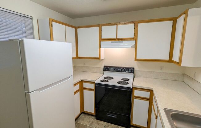 North Salem Apartment Complex With Washer/Dryer! ~ Camelot