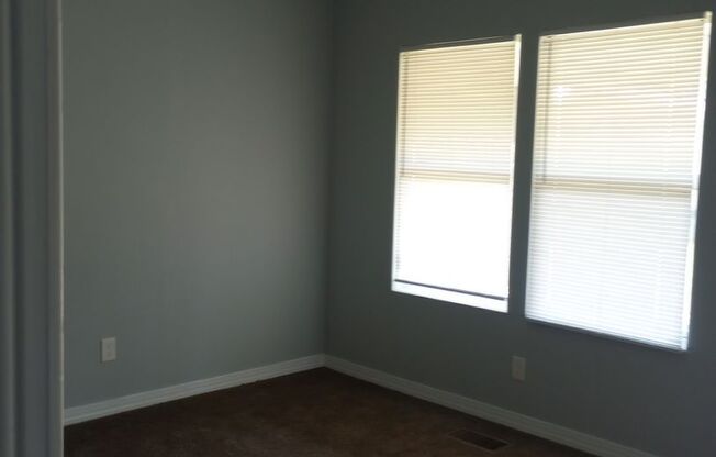Cute and Cozy 1 bedroom house in the heart of the Shawnee Neighborhood