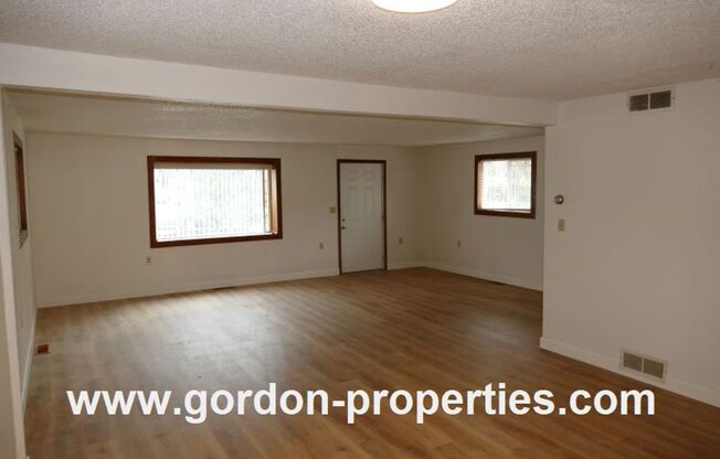 2 beds, 1 bath, $1,795