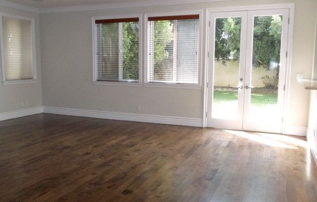 Coming Soon! Lavish Estate Home w/4700sf+Central A/C & Large Backyard in Manhattan Beach School District