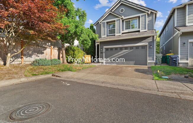 Lovely 3 Bedroom Home in Aloha - Vaulted Ceilings!
