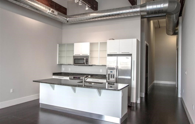 2 beds, 2 baths, 1,670 sqft, $4,950, Unit 215