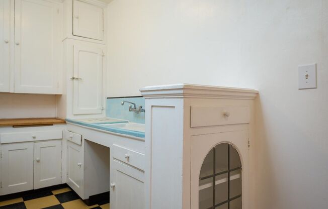 Studio, 1 bath, 485 sqft, $1,195, Unit 406