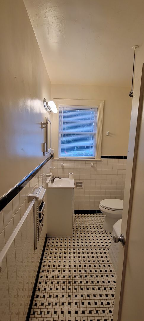 1 bed, 1 bath, $1,095