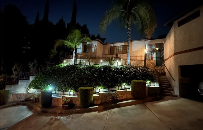 2260 CAZADOR DR