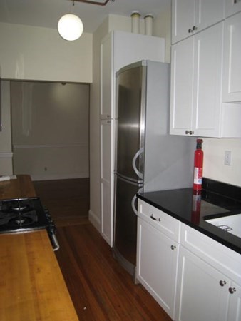 1 bed, 1 bath, 597 sqft, $2,800, Unit 32