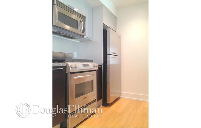 1 bed, 1 bath, 667 sqft, $4,200, Unit 7E