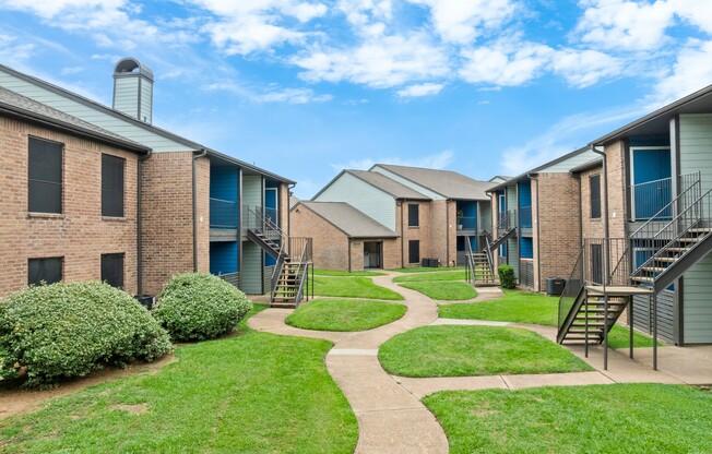 Welcome to Sonoma Apartments, where beautifully landscaped grounds and spacious designs create the perfect living environment. Enjoy modern amenities and a vibrant community. Schedule your tour today and see your future home!