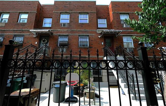 486 CENTRAL AVE