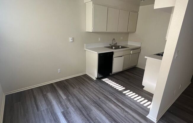 1 bed, 1 bath, 610 sqft, $1,595, Unit 03