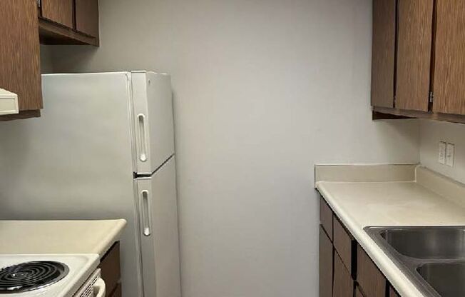 2 beds, 1.5 baths, 1,649 sqft, $1,325, Unit 1101E