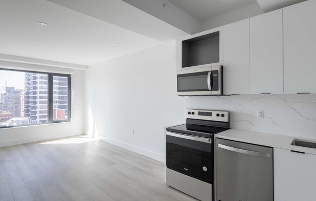 2 beds, 2 baths, $4,450, Unit 10-J